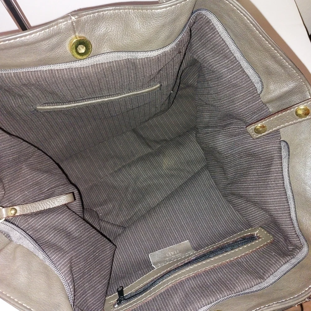 Lavorazione Artigianale Ladies Leather Shoulder Bag